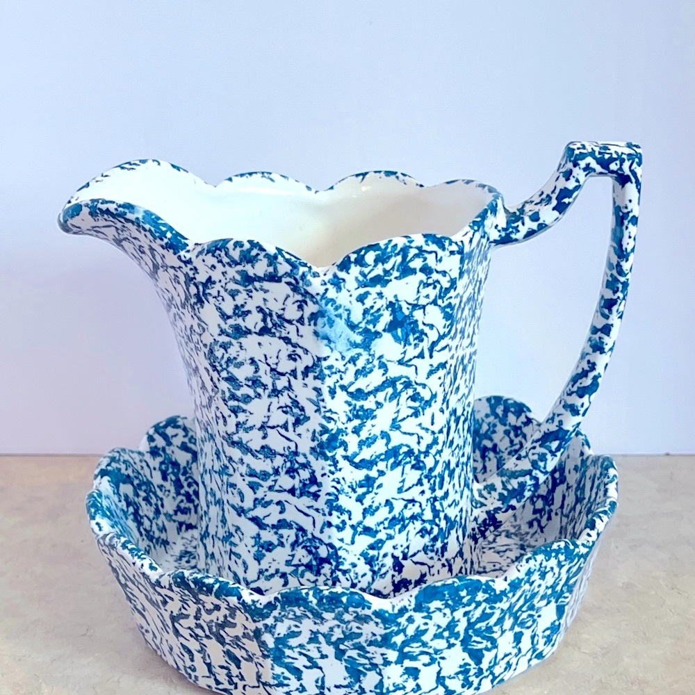 McCoy Pottery 7533 Pitcher and scalloped bowl - Picture 2 of 4